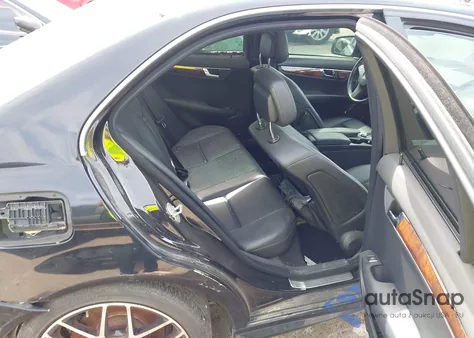 2009 Mercedes-Benz C 300 Luxury 4Matic/Sport 4Matic из США, поврежденный, VIN WDDGF81X99R083689